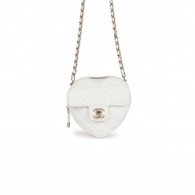 CHANEL CC IN LOVE HEART CLUTCH WITH CHAIN WHITE LAMBSKIN LIGHT GOLD HARDWARE (13*13*5cm)